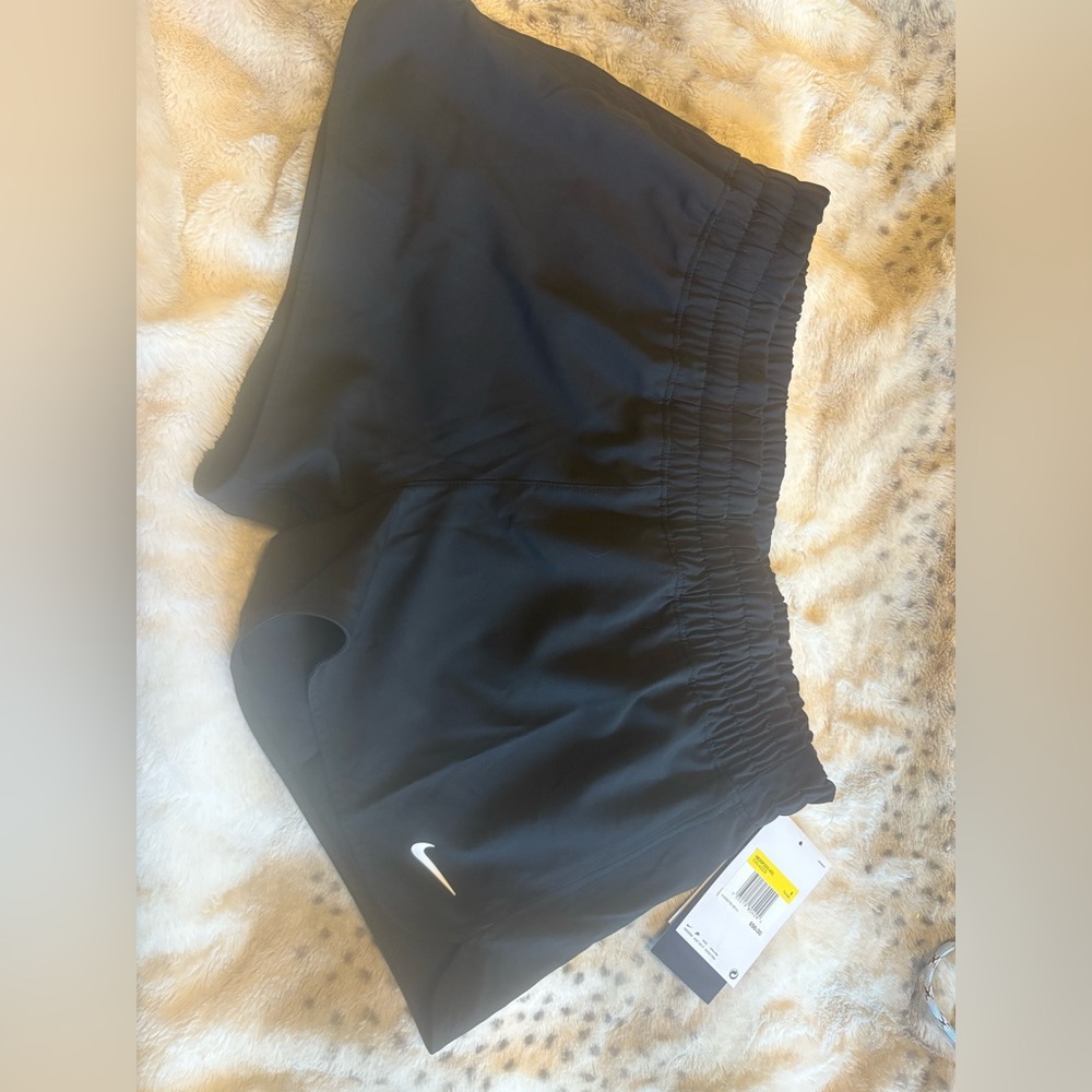 Black NWT Nike shorts with pocket
